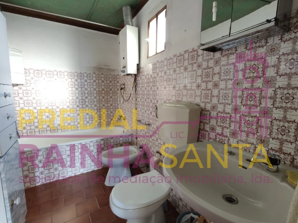 Moradia T3 para Venda em Ceira Foto 16