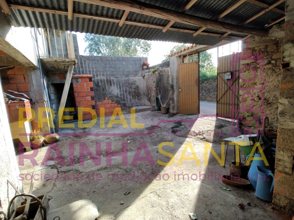 Moradia T3 para Venda em Ceira Foto 26