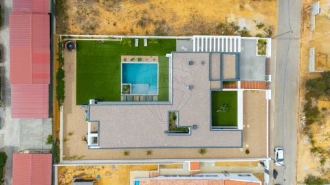 Moradia T4 para Venda em Fernao Ferro