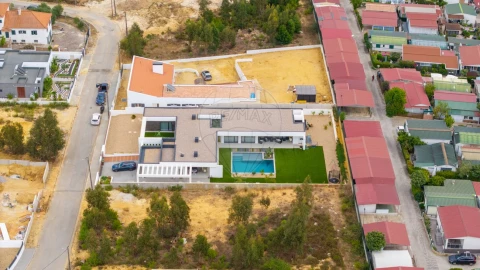 Moradia T4 para Venda em Fernao Ferro
