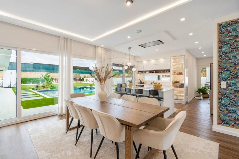 Moradia T4 para Venda em Fernao Ferro Foto 15