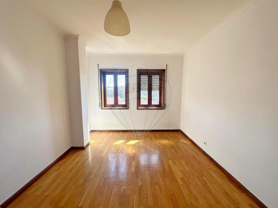 Apartamento T2 para Venda em Mafamude e Vilar do Paraíso Foto 2