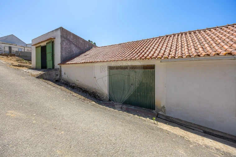 Armazém para Venda em Vila Verde dos Francos Foto 3