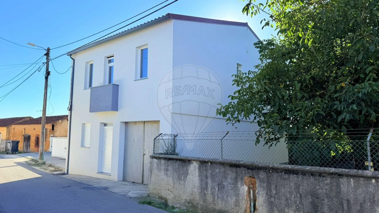 Moradia T3 para Venda em Oiã Foto 2