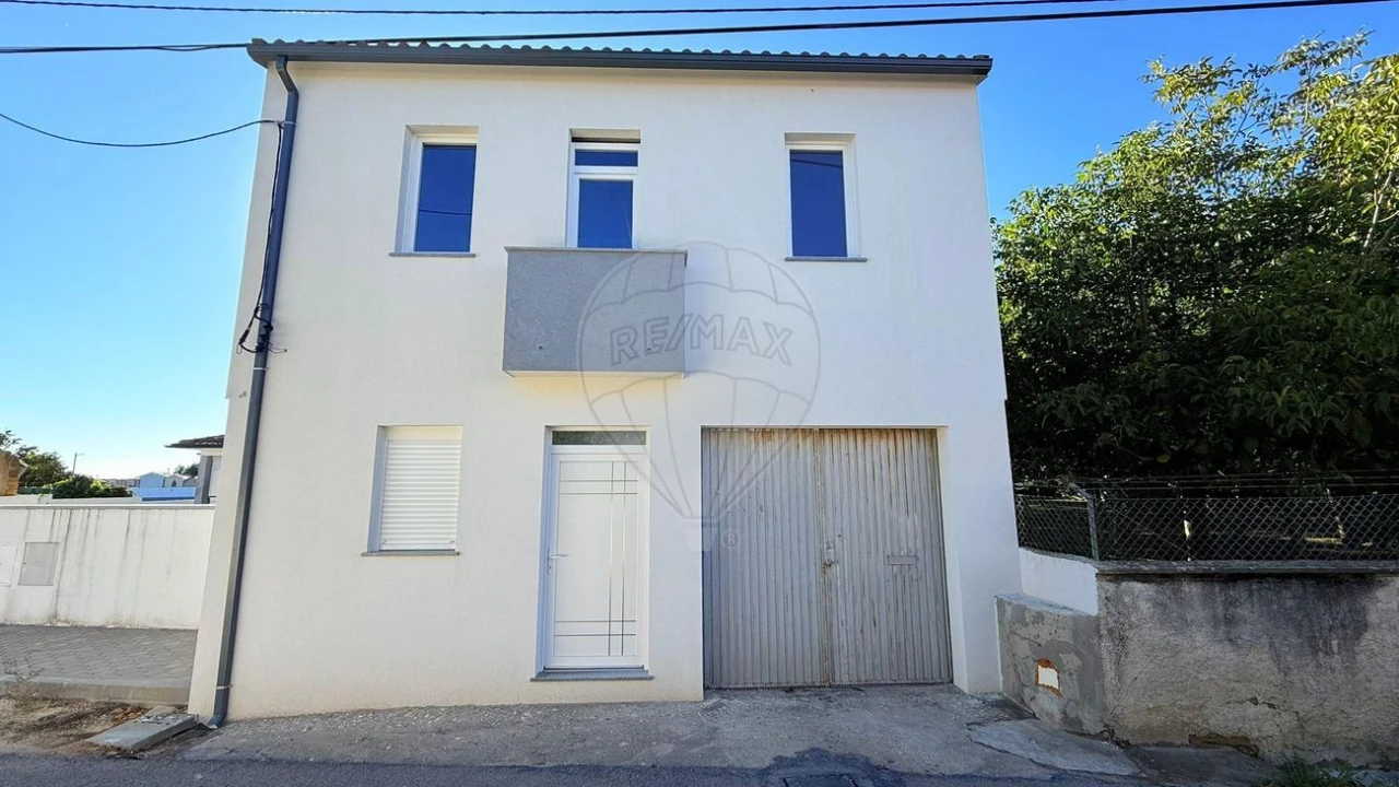 Moradia T3 para Venda em Oiã Foto 1