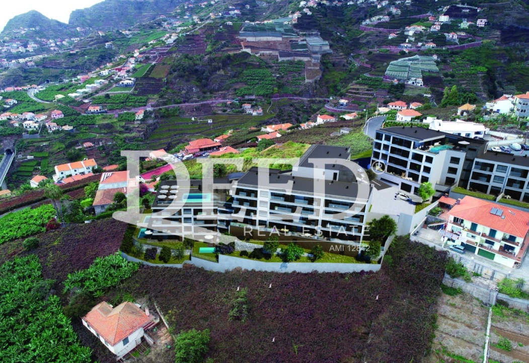 Apartamento T2 para Venda em Estreito de Camara de Lobos Foto 2