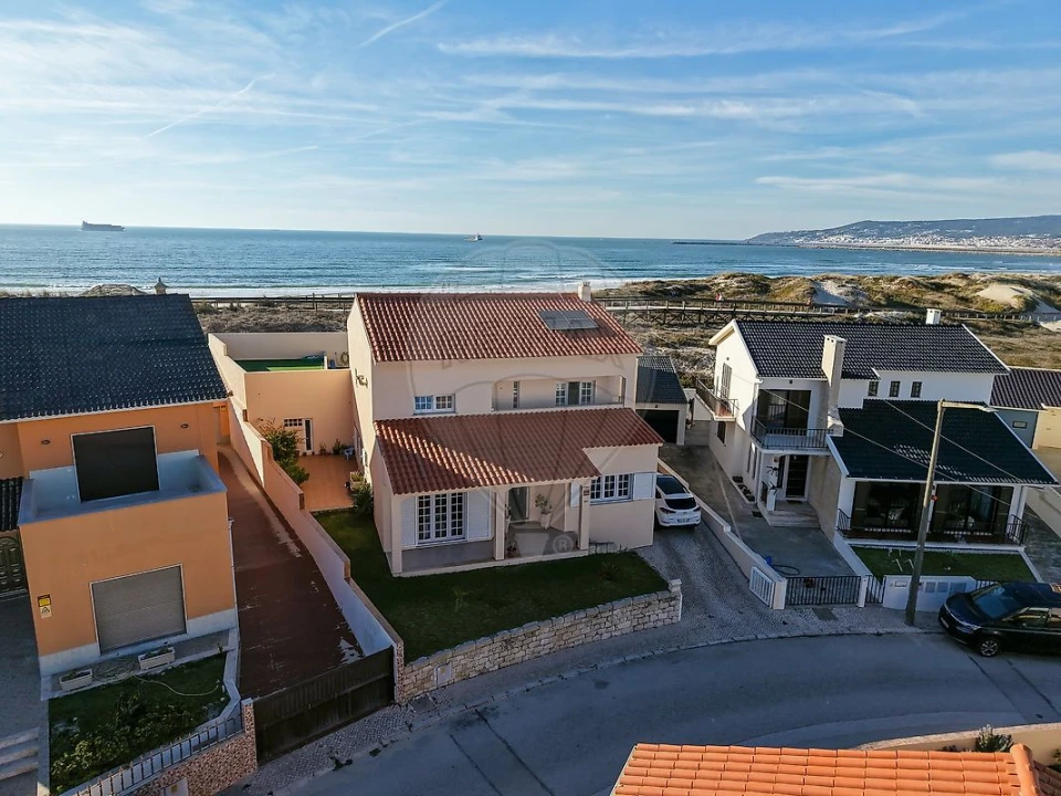 Moradia T5 para Venda em São Pedro Foto 3