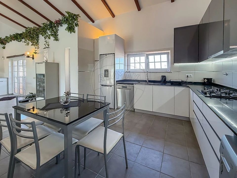 Moradia T5 para Venda em São Pedro Foto 3