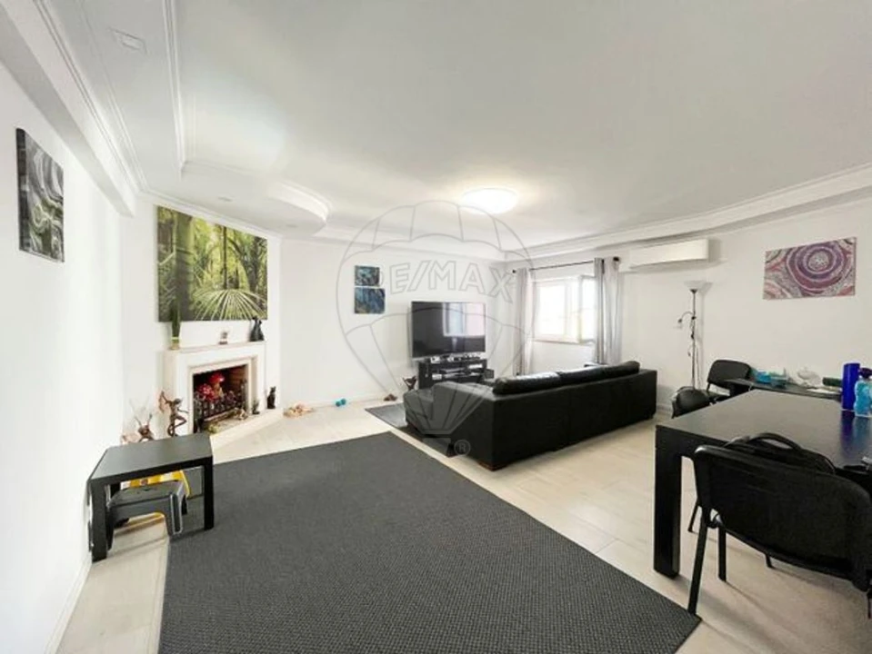 Apartamento T3 para Venda em Corroios Foto 1