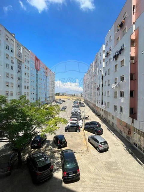 Apartamento T3 para Venda em Corroios
