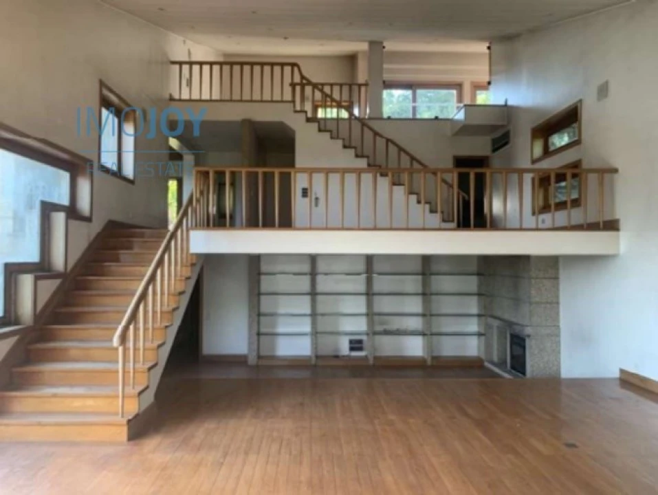 Moradia T5 para Venda em Azurem Foto 5