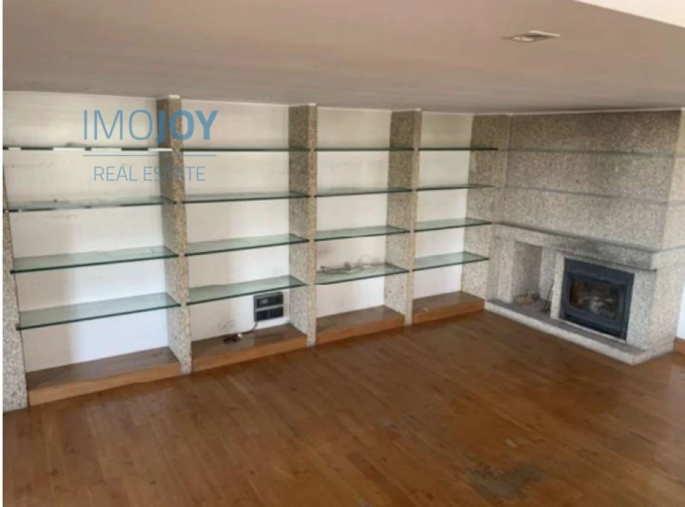 Moradia T5 para Venda em Azurem Foto 6