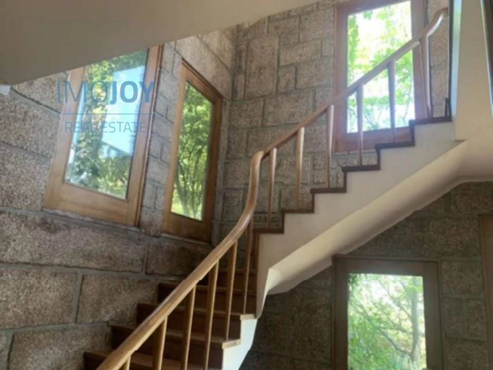 Moradia T5 para Venda em Azurem Foto 13