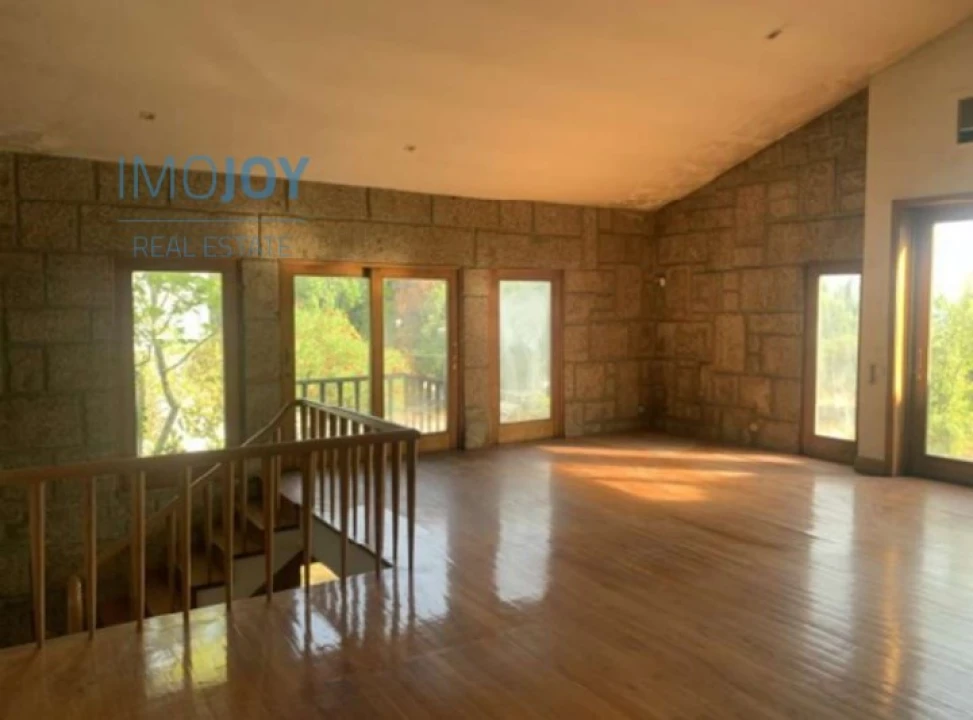 Moradia T5 para Venda em Azurem Foto 16