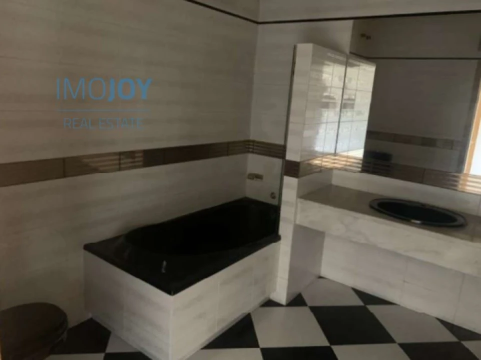 Moradia T5 para Venda em Azurem Foto 23