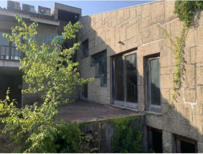 Moradia T5 para Venda em Azurem Foto 12