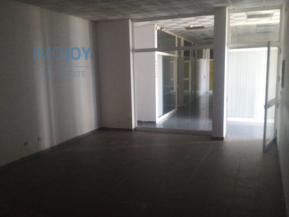 Loja para Arrendamento em Samouco Foto 8