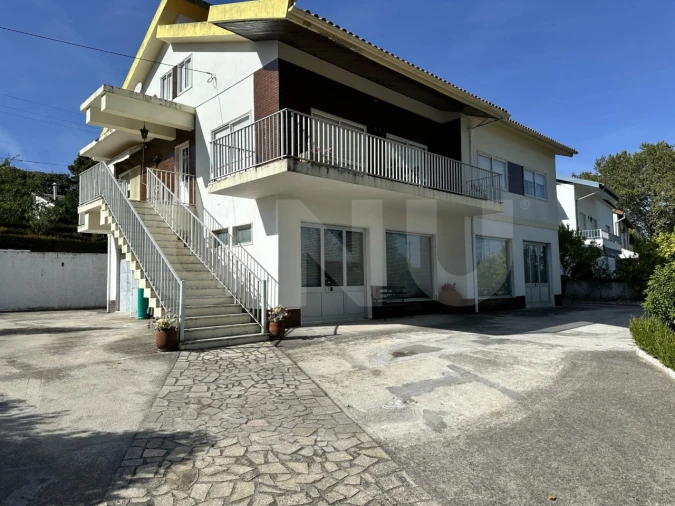 Moradia T3 para Venda em Tortosendo Foto 6