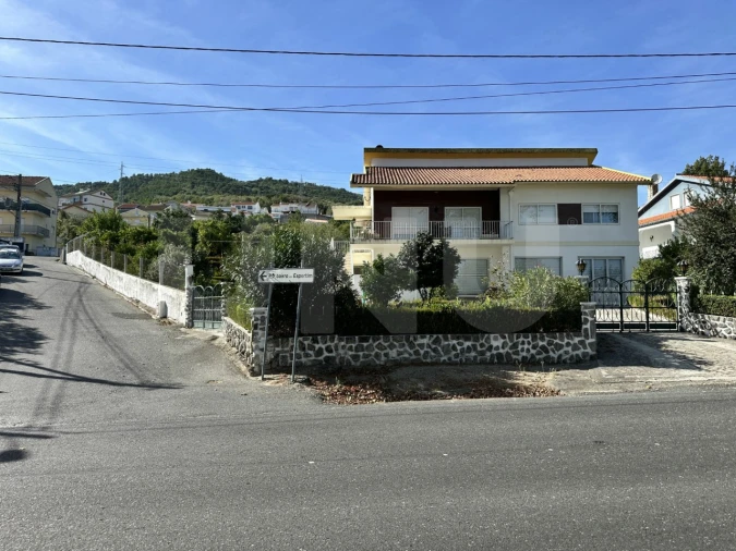 Moradia T3 para Venda em Tortosendo Foto 2