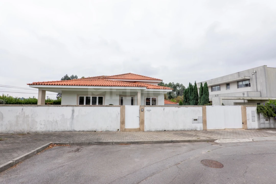 Moradia T3 para Venda em Avidos e Lagoa Foto 2