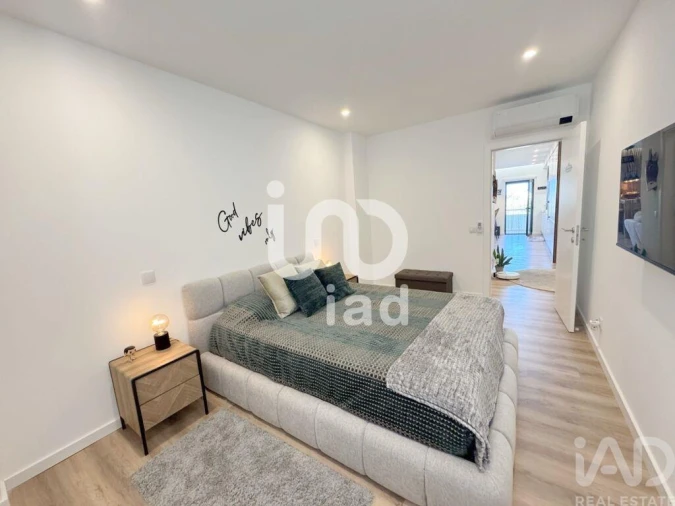 Apartamento T3 para Venda em Quelfes Foto 17