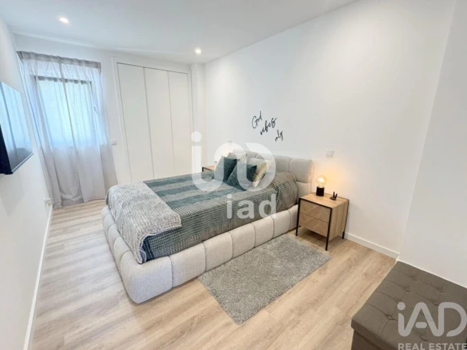 Apartamento T3 para Venda em Quelfes Foto 16