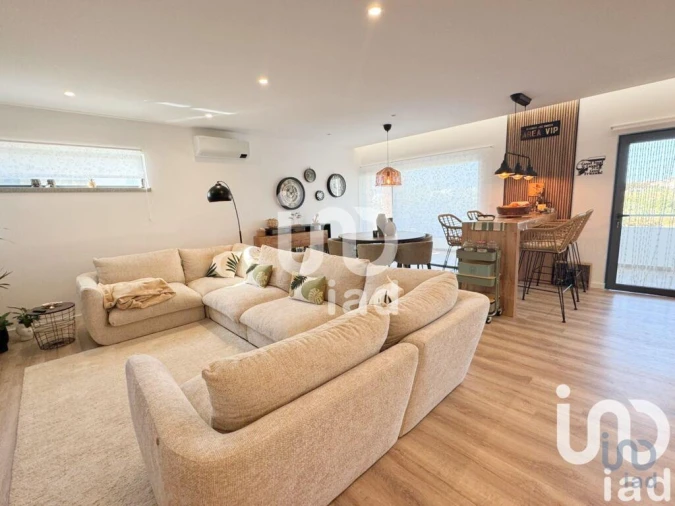 Apartamento T3 para Venda em Quelfes Foto 12