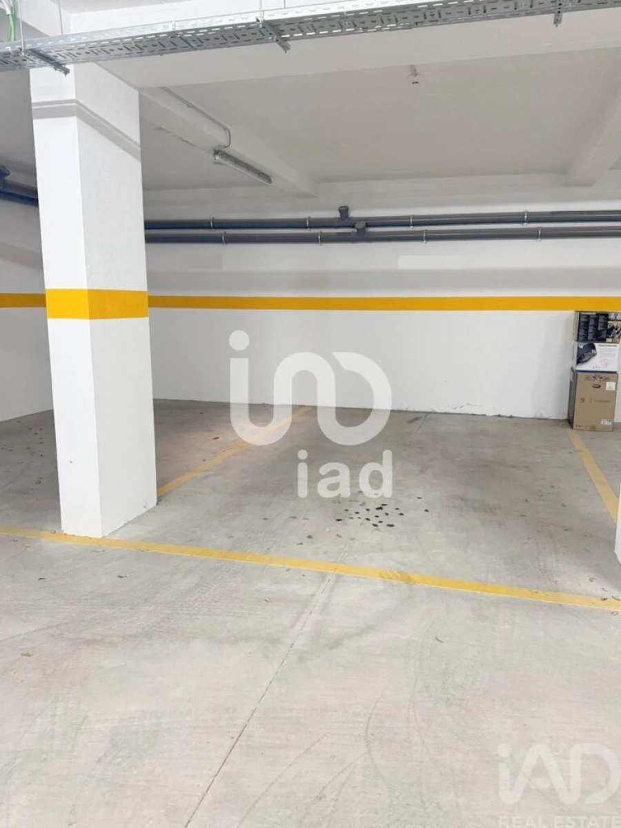 Apartamento T3 para Venda em Quelfes Foto 28