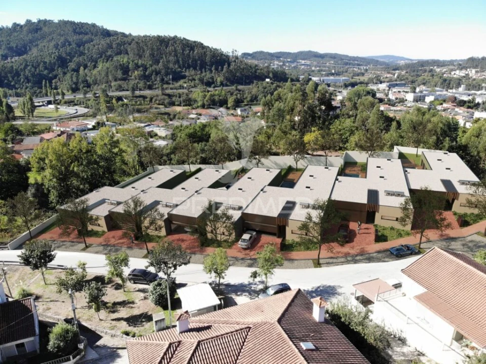 Moradia T4 para Venda em Celeirós, Aveleda e Vimieiro Foto 1