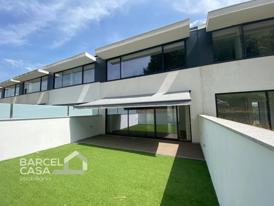 Moradia T3 para Venda em Barcelinhos Foto 4