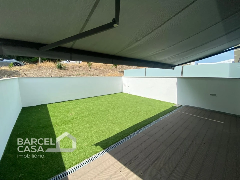 Moradia T3 para Venda em Barcelinhos Foto 5