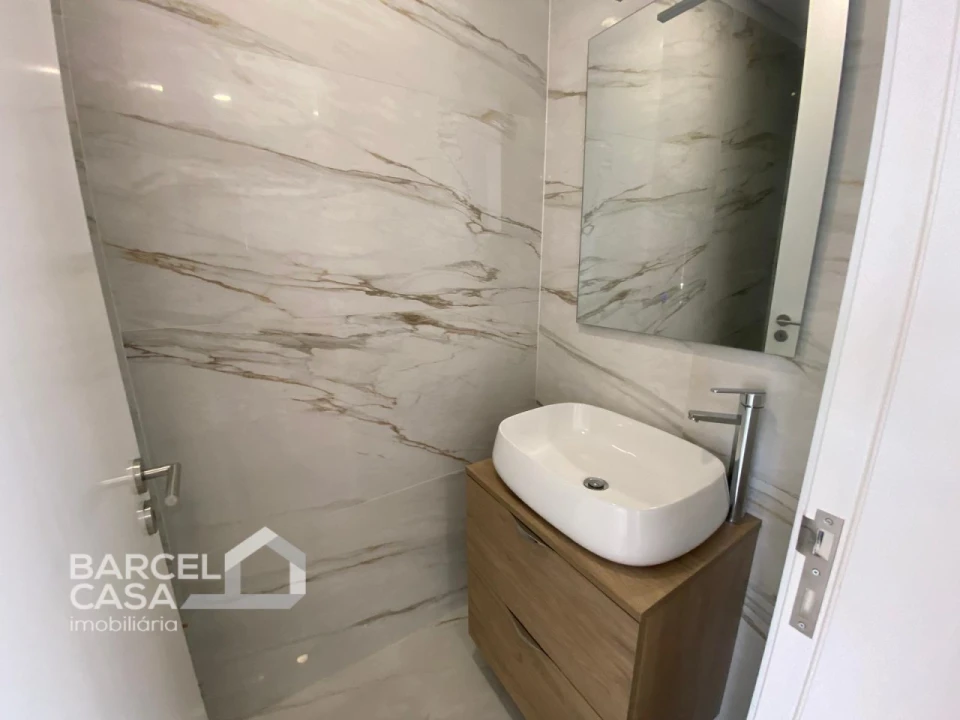 Moradia T3 para Venda em Barcelinhos Foto 13