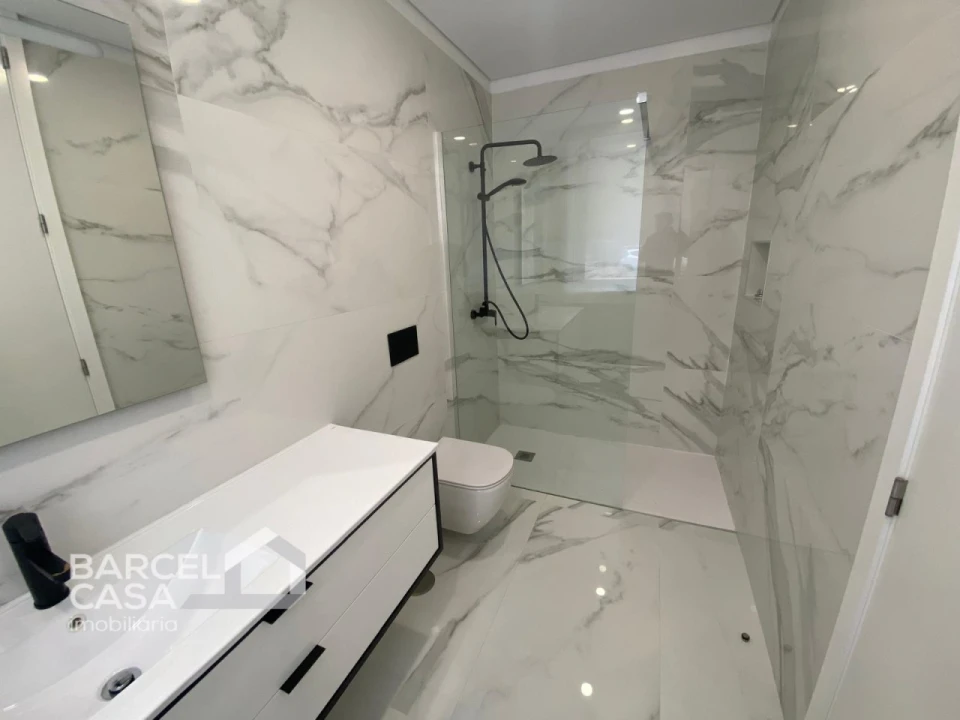 Moradia T3 para Venda em Barcelinhos Foto 16