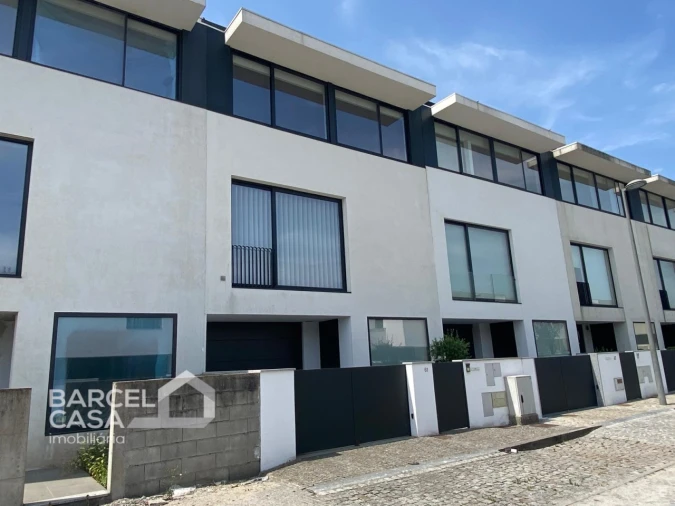 Moradia T3 para Venda em Barcelinhos Foto 33