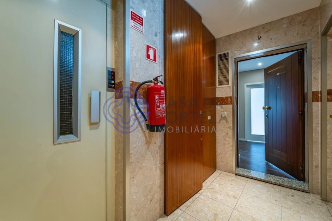 Apartamento T3 para Venda em Canelas Foto 3