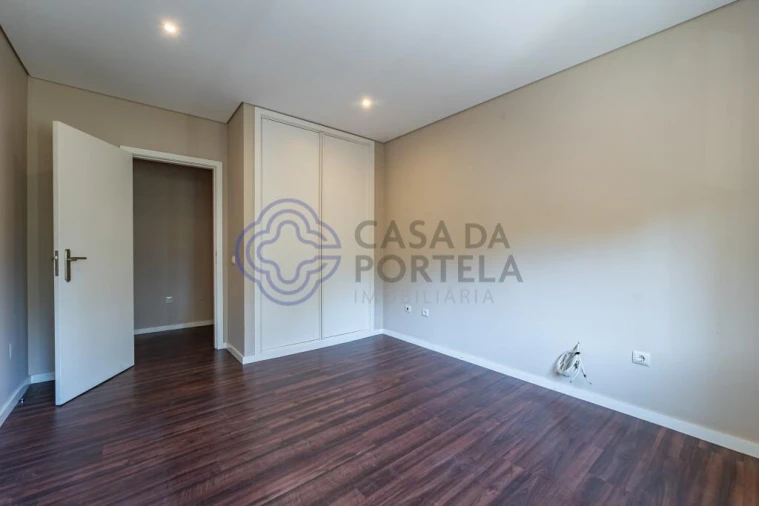 Apartamento T3 para Venda em Canelas Foto 18