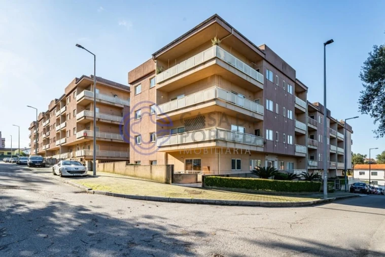 Apartamento T3 para Venda em Canelas Foto 1