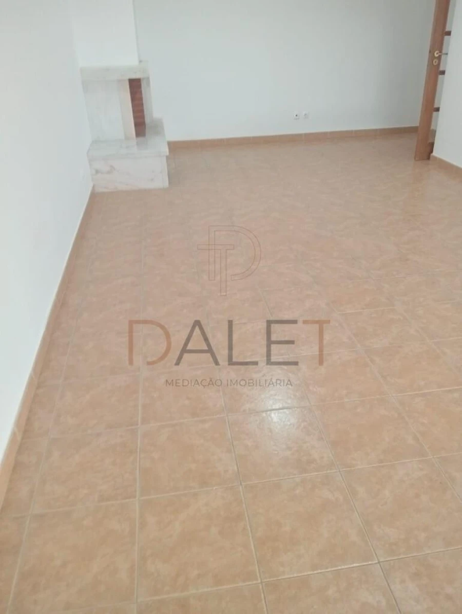 Apartamento T3 para Venda em Azambuja Foto 13