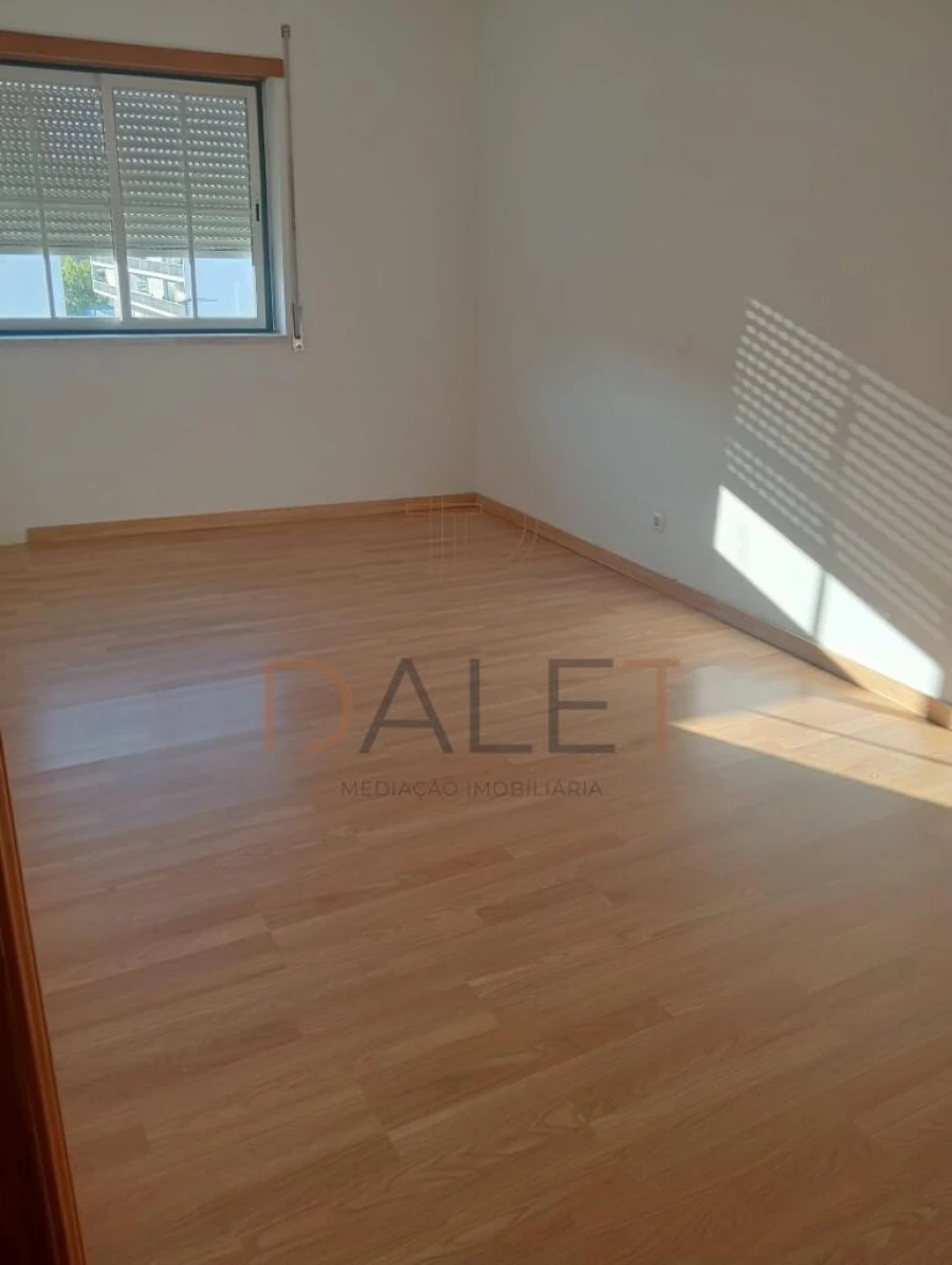 Apartamento T3 para Venda em Azambuja Foto 19