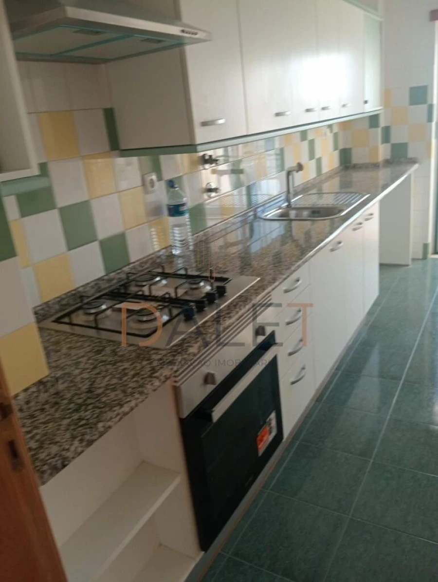 Apartamento T3 para Venda em Azambuja Foto 3