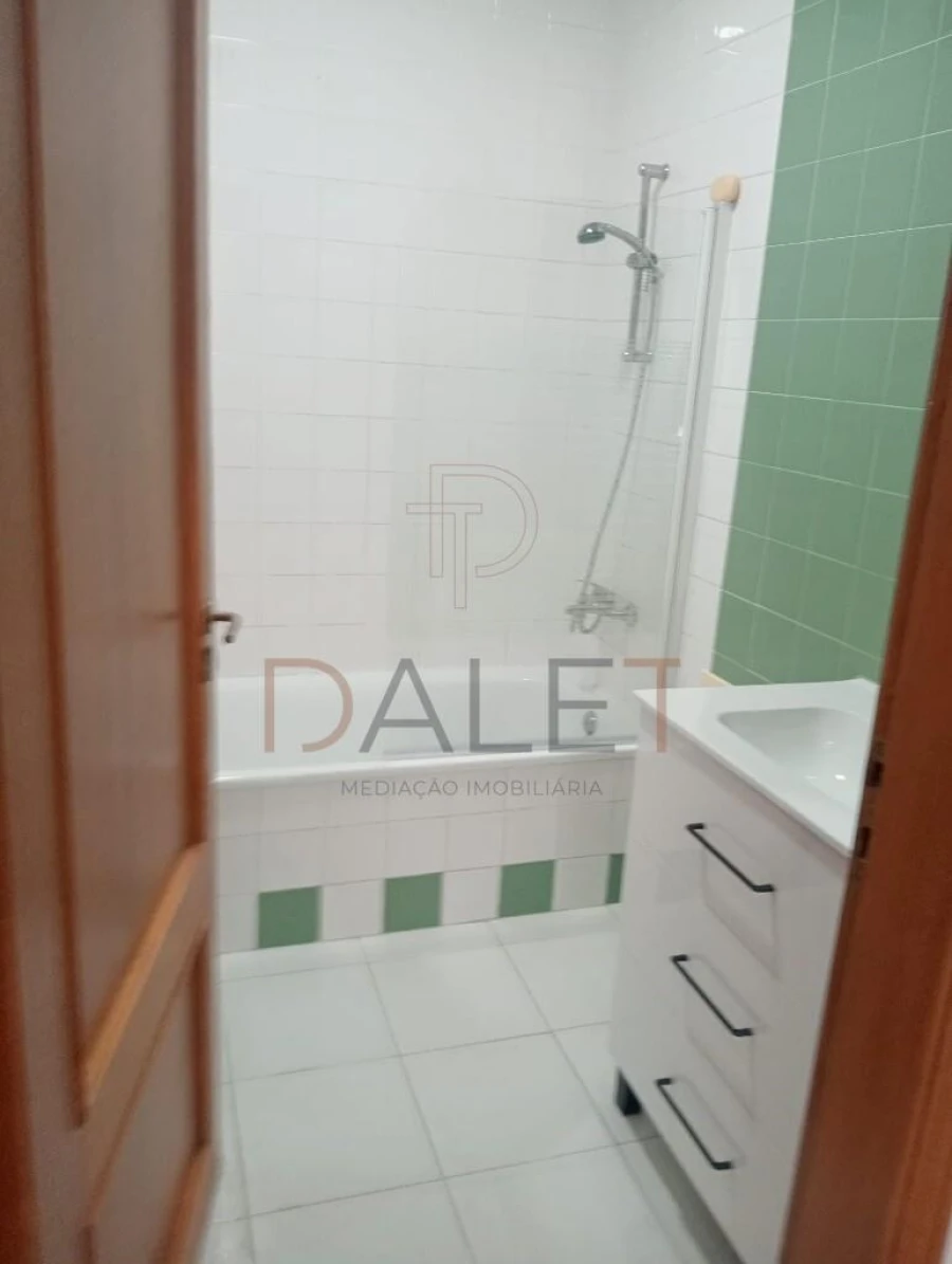Apartamento T3 para Venda em Azambuja Foto 10