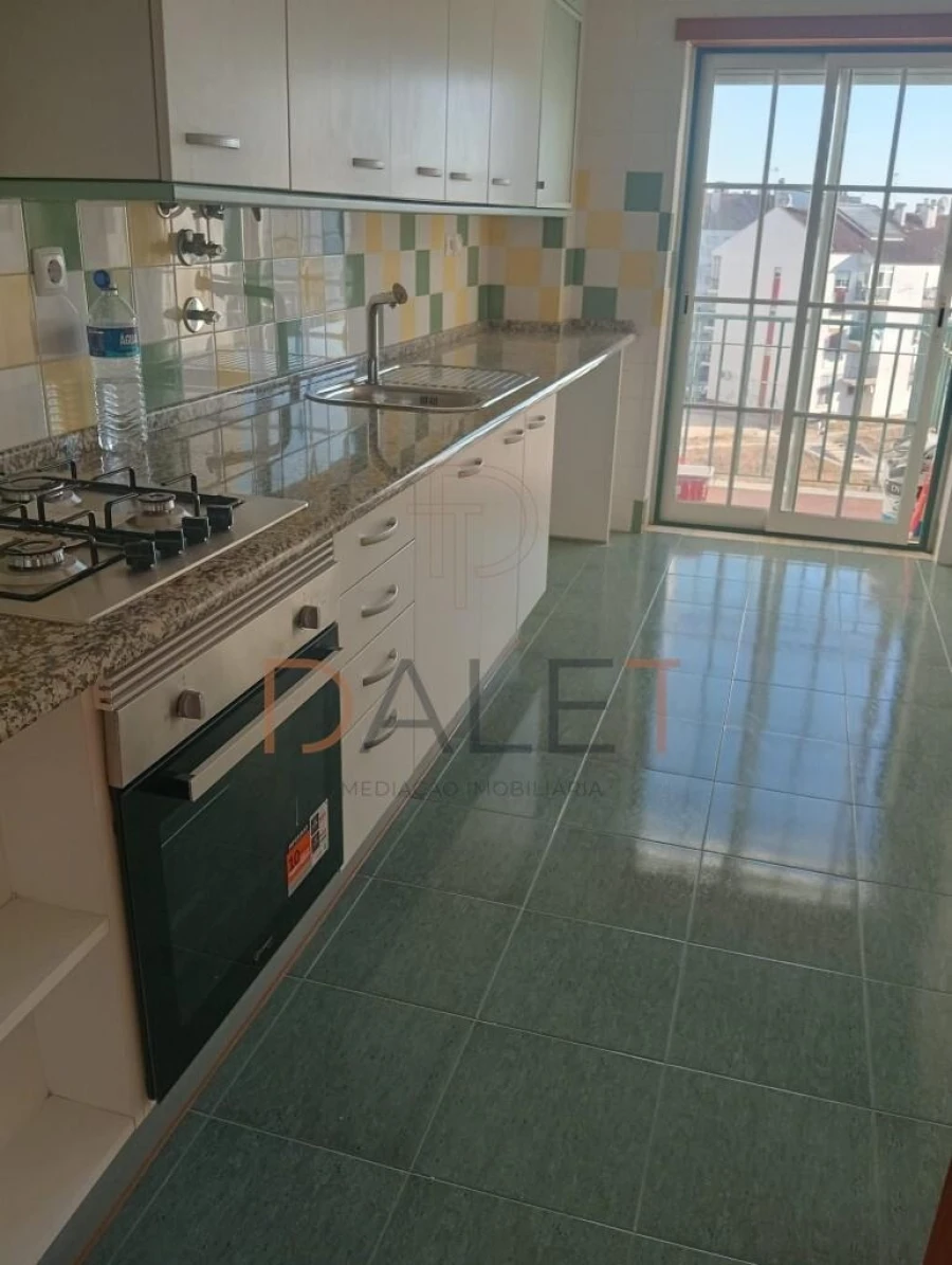 Apartamento T3 para Venda em Azambuja Foto 4