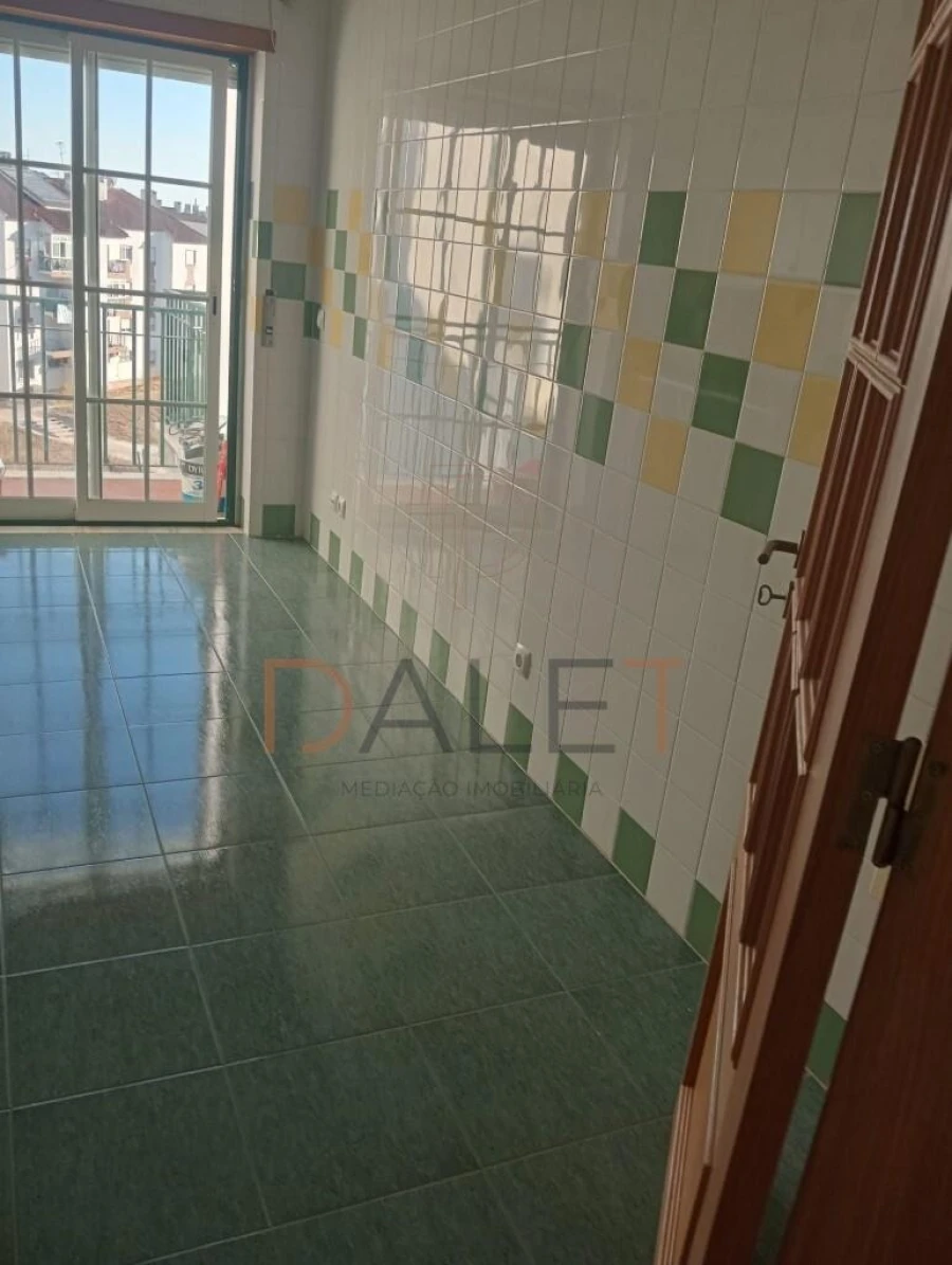 Apartamento T3 para Venda em Azambuja Foto 8