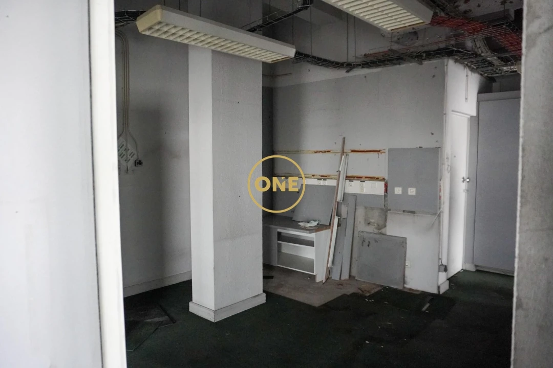 Loja para Arrendamento em Lourosa Foto 1