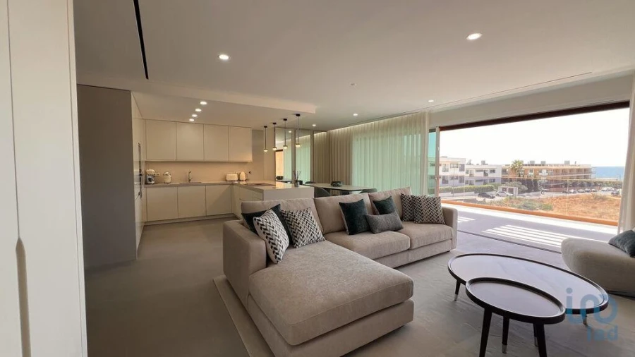 Apartamento T2 para Venda em Quarteira Foto 6
