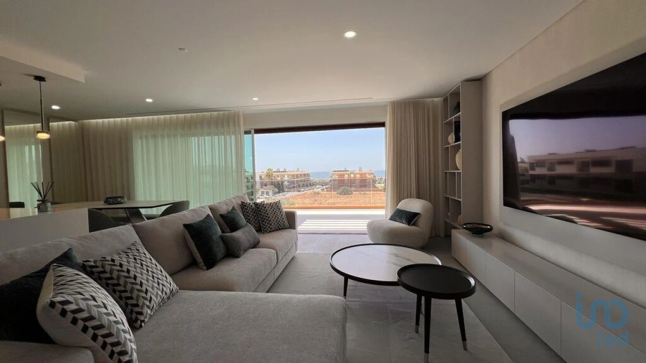 Apartamento T2 para Venda em Quarteira Foto 7