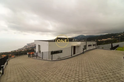 Moradia T3 para Venda em Santa Cruz