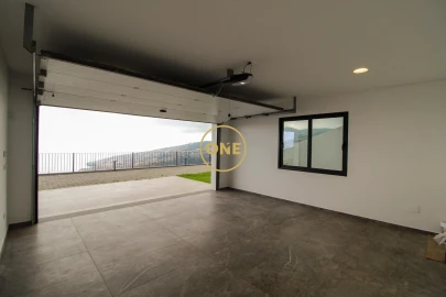 Moradia T3 para Venda em Santa Cruz