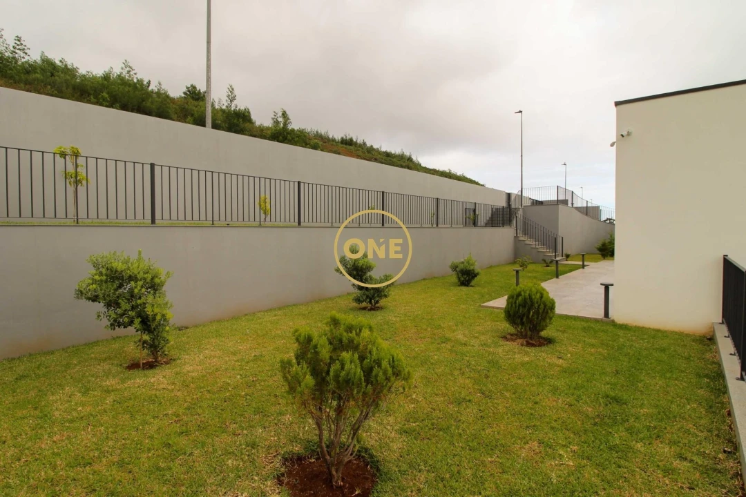 Moradia T3 para Venda em Santa Cruz Foto 35