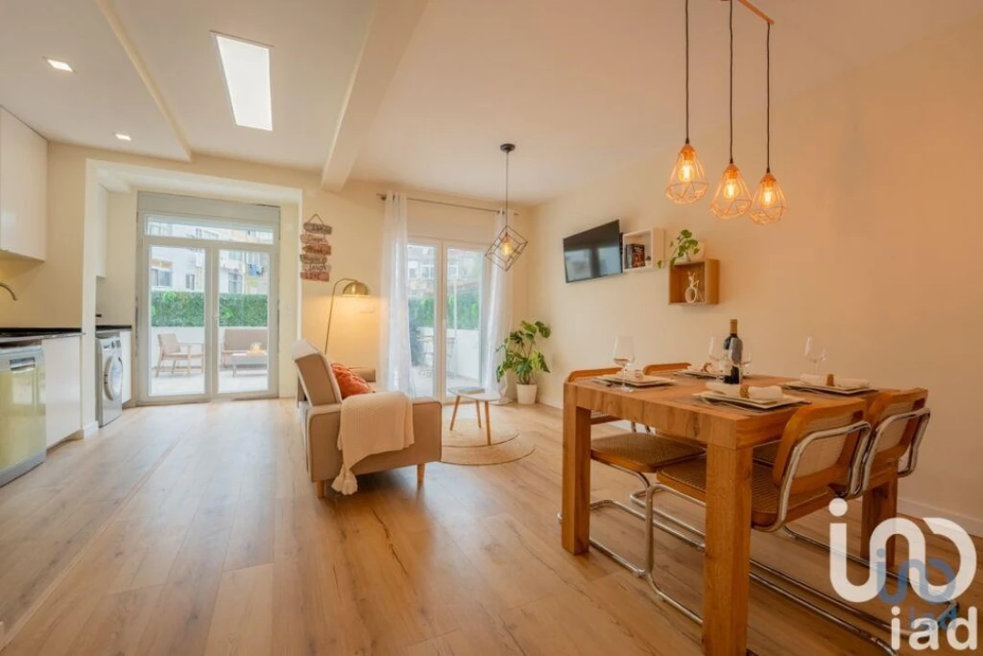 Apartamento T2 para Venda em Algés, Linda-A-Velha e Cruz Quebrada-Dafundo Foto 1